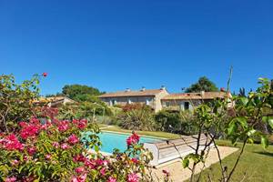 mas-des-figues-piscine-rosiers