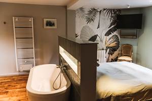 Gi^te Maud Neuprez. 10-25 BOOKING HD-11