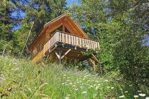 Cabanes de l'Esperluette. Cabanes Les Terres blanches. Vue de l'extérieur