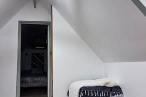 Coin lecture à l'étage (jeux dans le placard)