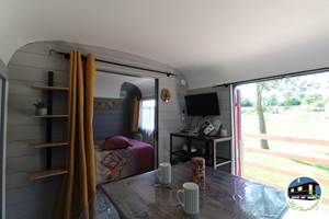 11 Gite la chevalerie 49170 roulotte loge des clowns