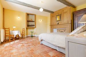CHAMBRE REZ DE CHAUSSEE LIT  160