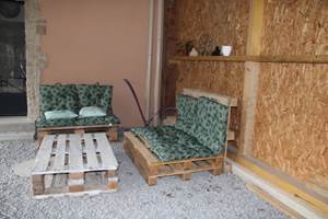 LES-CINQ-MÉSANGES-Chambres-d'hôtes-Salon-De-Jardin