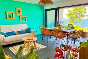 Séjour avec canapé lit