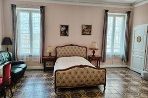 chambre spacieuse Les Volets Bleus