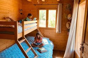 Chambre enfants avec un lit double et un lit simple