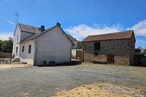 Le Quai d'Neuf — Gîte de groupe en Creuse (15 personnes) - Espace extérieur derrière maison