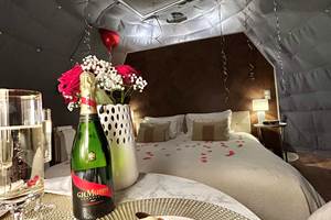 Champagnes et roses au dessert, quoi de plus romantique