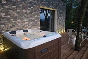 alombredelacheneraie_spa_nuit_grand_pic_saint_loup_tourisme_gite_les_vignes