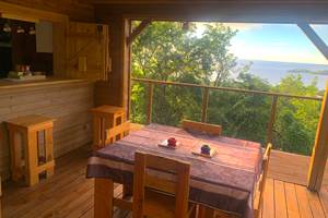 Table à manger avec vue mer