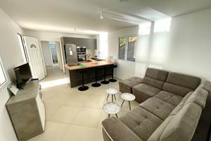 Espace salon avec TV