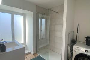 appartement-meuble-cambo-les-bains-salle-de-bain.jpg