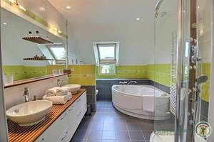 villa_emeraude_salle_de_bain_GDF82023
