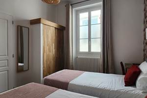 Chambre lits jumeaux au cœur de Biarritz
