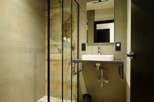 la Siroperie - gîte 4 p. - salle de douche chambre 2
