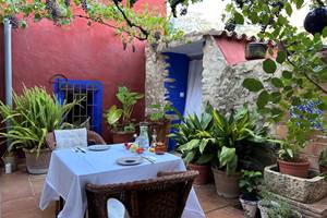 Desayuno patio interior