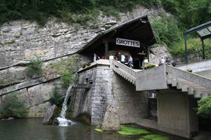 a 20 minutes du gîte les grottes de Remouchamps