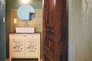 IMG_lepelerin-chambre-salledeau_1