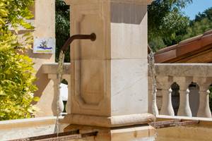 La fontaine de la Serre des Mourges