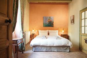 Maison en Provence  de charme - Chambre ocre beige et orange - Lapalud - Vaucluse