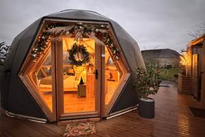 Entrée du dôme géodésique