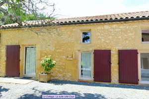 DOMAINE DU CHAMP DE L'HOSTE - chambres d'hôtes à Larzac 24170 - Dordogne - location suite côté cour - location maison de vacances -