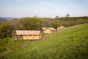 vue ensemble éco-lodges Hitton