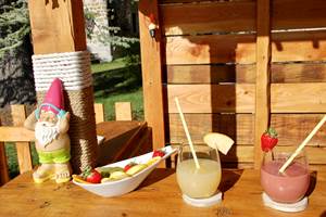 Le bar de la piscine au Cellier des Amis