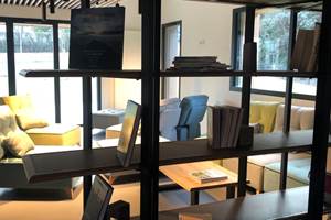 La bibliothèque avec livres et jeux de société
