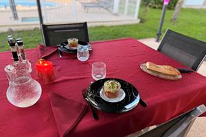 repas-sur-demande-entree-plat-dessert-cafe-local-mas-des-anges_soussans-margaux-pauillac-moulis-arsac-bordeaux_couple-famille