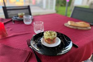 repas-sur-demande-entree-plat-dessert-cafe-local-mas-des-anges_soussans-margaux_couple-famille