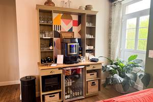 Honesty bar
