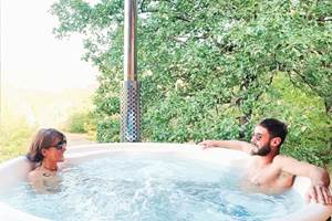 Bain nordique avec buses de massage