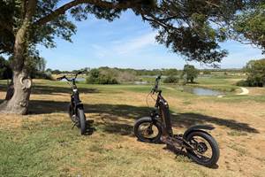 Golf et trottinette