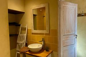 la calade chambres d'hotes et espace bien être ardèche salle de bain chambre ocre