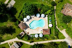 les-chalets-de-fiolles-tarn-occitanie-location-vue-de-ciel-piscine