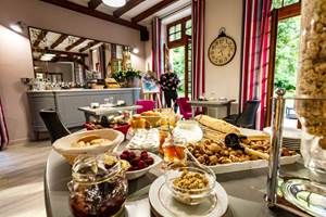 Hostellerie du grand duc salle de petit dej 2