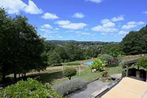 Gîte charme corrèze piscine vue extérieure