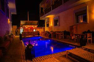 piscine nuit