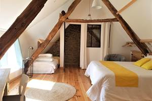 Chambre lit King Size + lit simple, étage