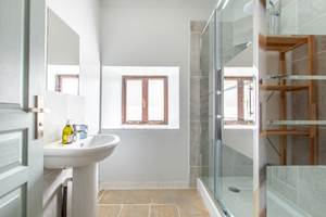 D'Arcy : belle salle d'eau