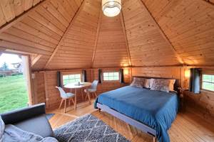 Nuit insolite en couple ou entre amis avec jacuzzi privatif près de Lyon