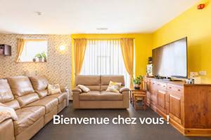 Soirée cool ? Jeux sur la tv à disposition.