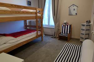 Chambre enfant chataigne
