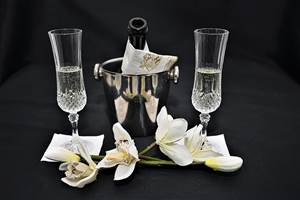 Champagne servi en chambre - Luxe - Romantisme