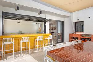 17 Oliveres Patio Cuisine repas exterieur