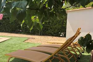 Coin détente à la piscine privée