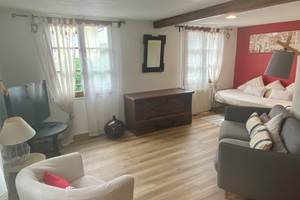 Gîte du merle , son salon lumineux