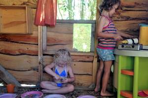 Les enfants dans la cabane
