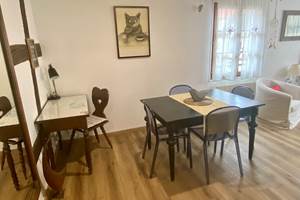 Gîte du merle , salon , bureau free wifi